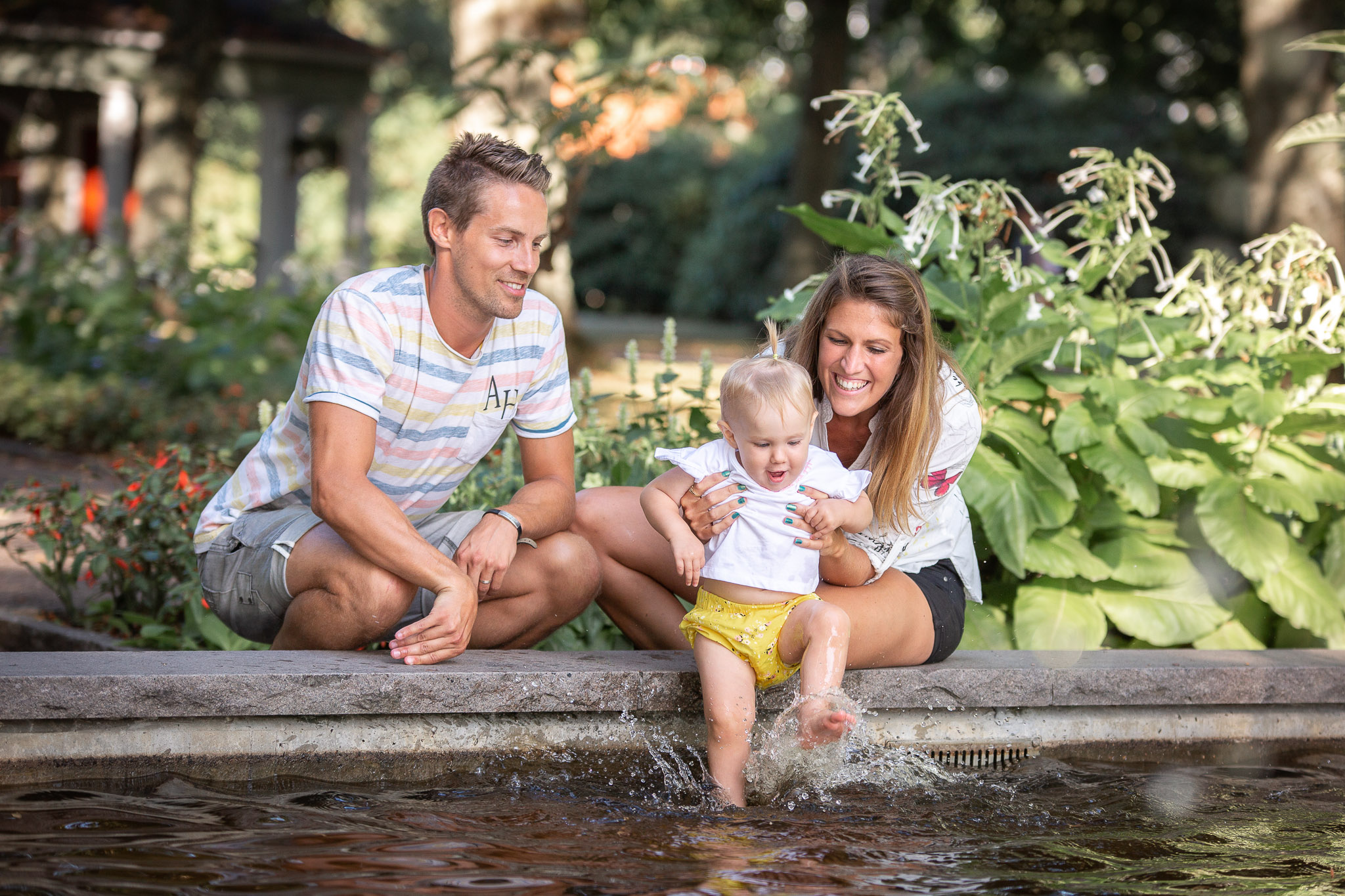 Familjefotografering i underbart väder i Ronneby Brunnspark i Blekinge